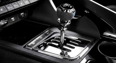 Hyundai ar putea readuce senzația unei cutii manuale în era electrică. Un nou brevet descrie schimbător cu ambreiaj și schemă în „H” - Photo