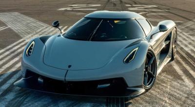 Koenigsegg rescrie istoria. Jesko Absolut este primul automobil de serie care trece de 300 km/h pe sfertul de milă - Photo