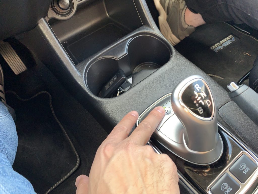 Mitsubishi Outlander PHEV levier cutie viteze